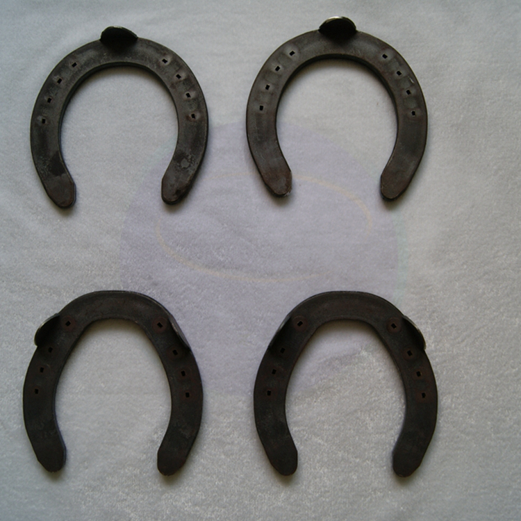 Chinese factory direct jumping horseshoes steel equestrian supplies available in multiple sizes optimized for performance