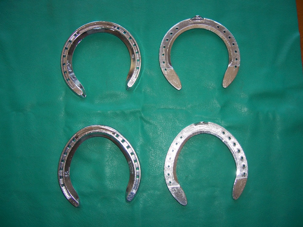 Bulk Decorative Horseshoes with Custom Aluminum or Rubber Options for Horse-Themed Accessories