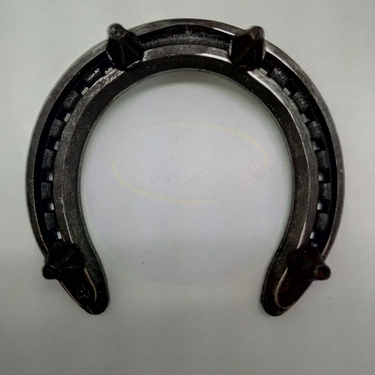 Chinese Factory Direct Wholesale Anti Spike Steel Racing Horseshoes Available in Multiple Sizes for Optimal Equine Performance