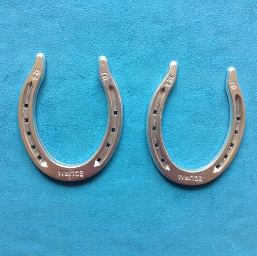 Hochwertige Aluminium-Hufeisen f&uuml;r Reitsportausr&uuml;stung aus chinesischer Fertigung in langlebiger U-Form aus Metall