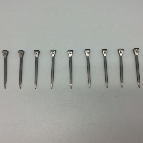 Direktleverans fr&aring;n kinesisk fabrik av hovslagarnit i st&aring;l, polerat j&auml;rn JC 53mm, s&auml;nksmidd, 150 stycken per ask