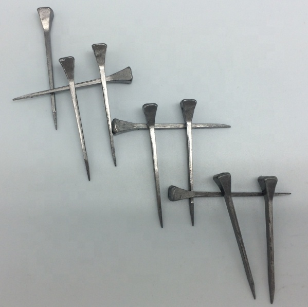 Gro&szlig;handel mit Edelstahlhufeisen und Hufn&auml;geln aus der Fabrik in Qingdao, langlebiger Hufnagel Typ E aus Eisen, 51mm L&auml;nge