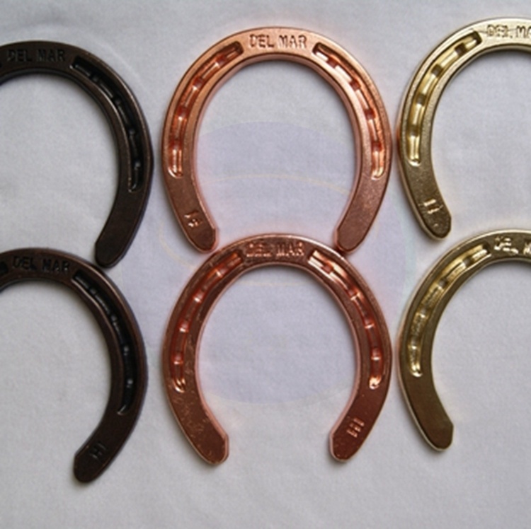 Chinese Factory Direct Wedding Golden Horseshoe Gift for Brides High Quality Steel Anti Rust Finish Available in Multiple Sizes