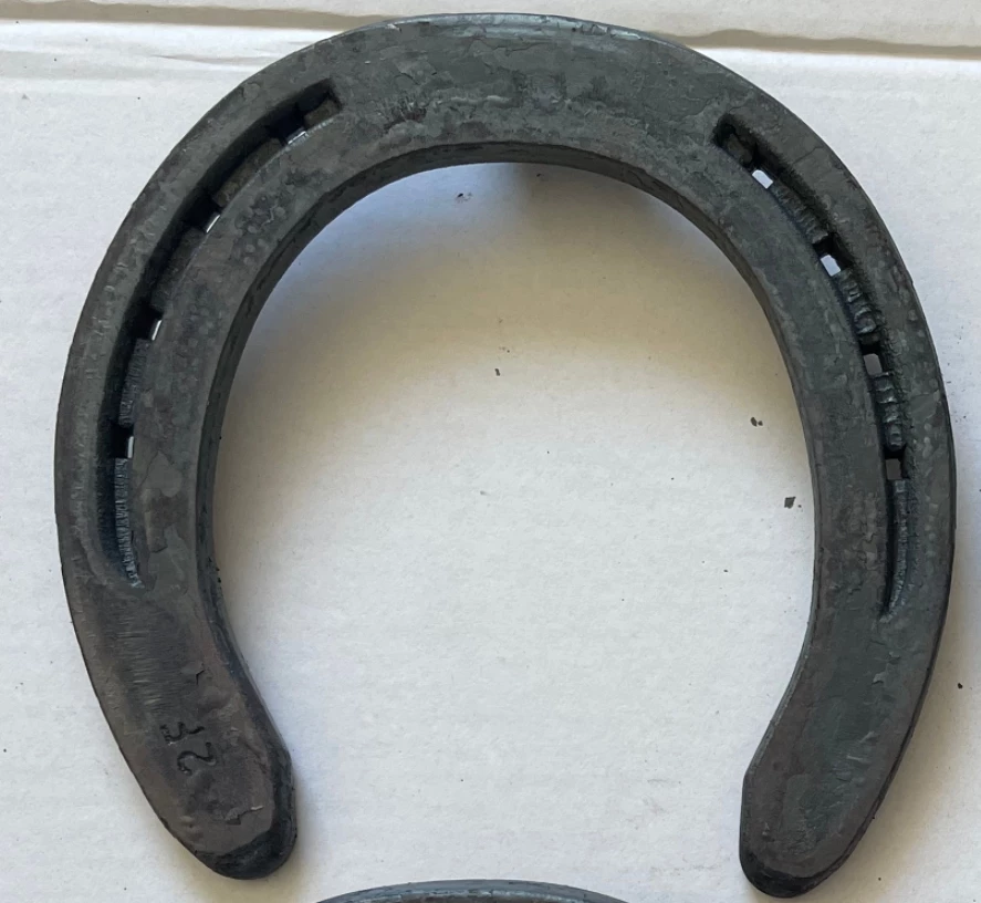 Fers &agrave; cheval en acier forg&eacute; de haute qualit&eacute; pour entra&icirc;nement et comp&eacute;tition &eacute;questres